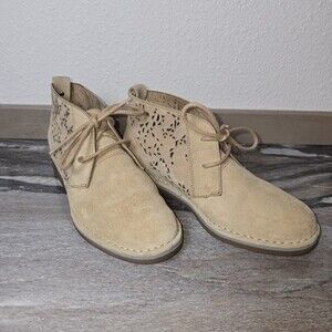 Hush Puppies Women’s Suede Ankle Booties Size 7 Beige Lace-Up Perforated Comfort